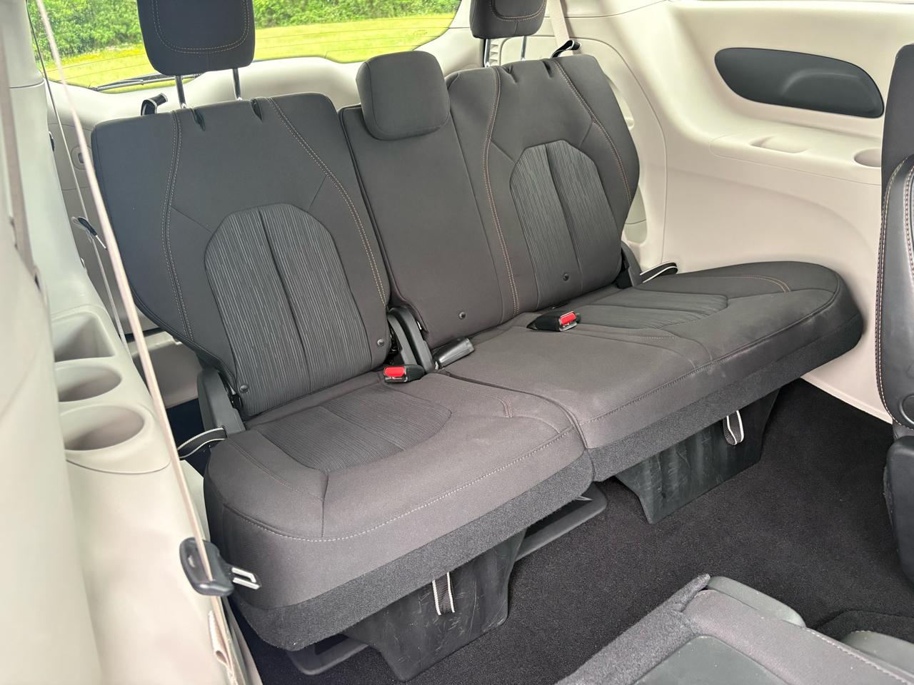 Chrysler Pacifica Touring FWD 2020