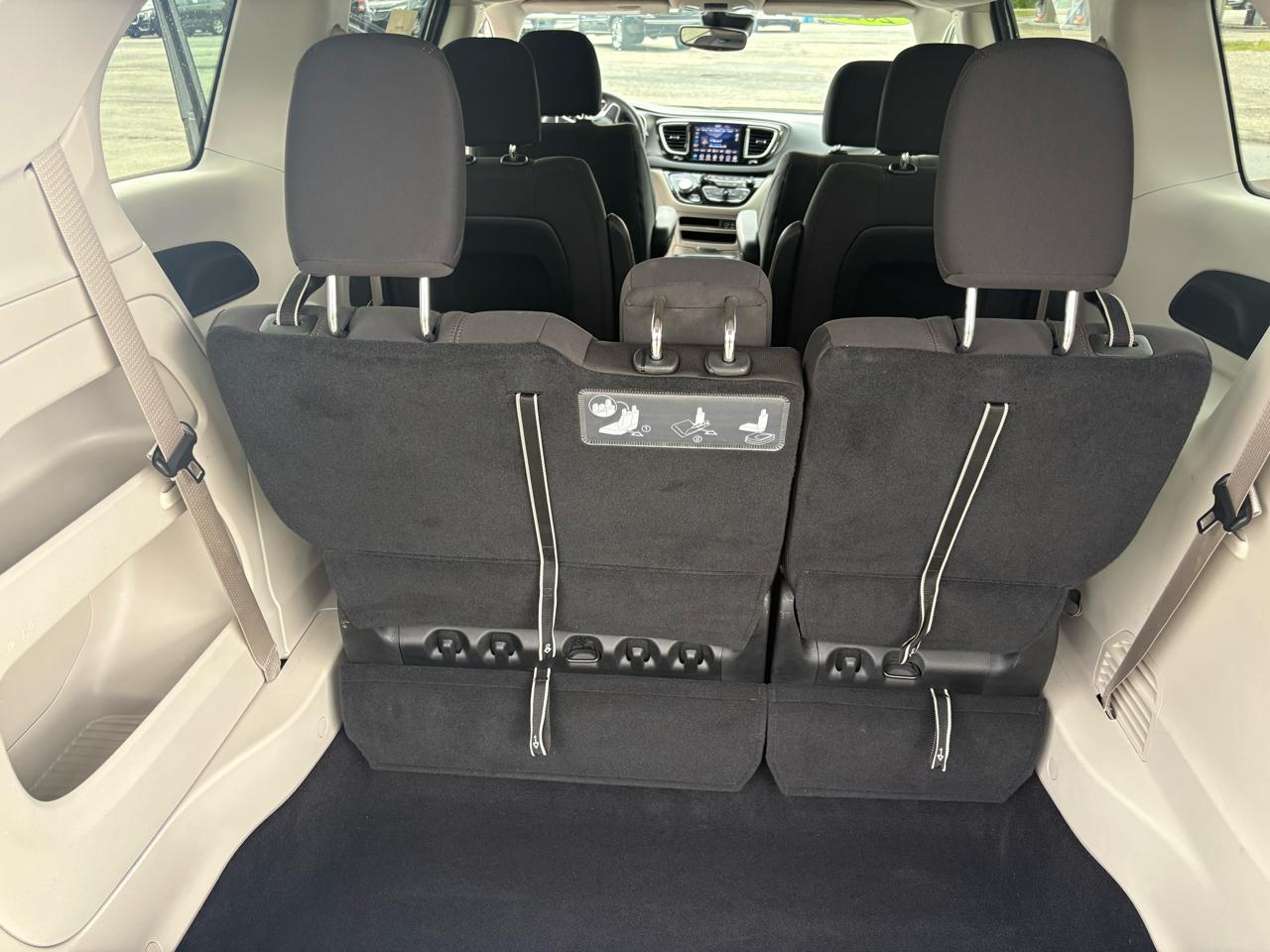 Chrysler Pacifica Touring FWD 2020