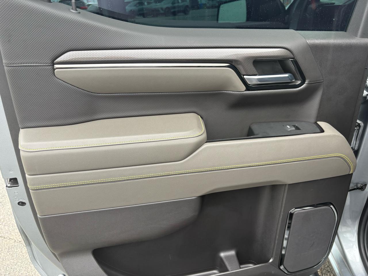 Chevrolet Silverado 1500 4WD Crew Cab 147" ZR2 2024