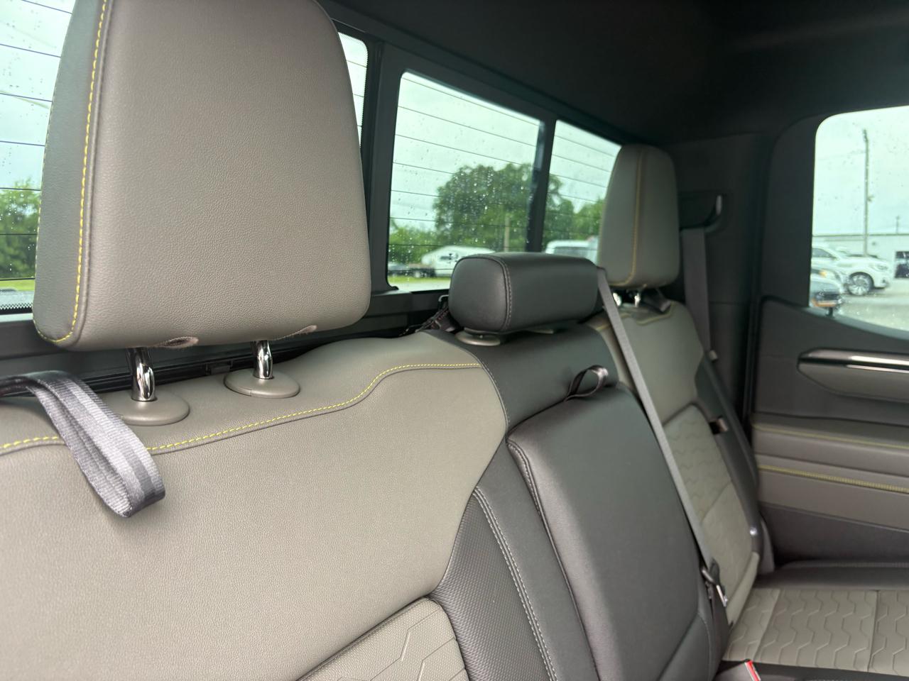 Chevrolet Silverado 1500 4WD Crew Cab 147" ZR2 2024