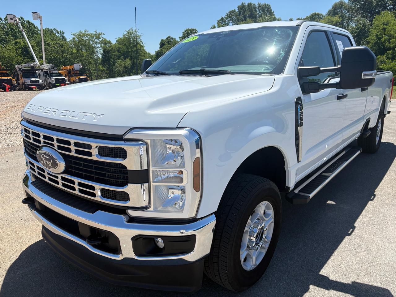 Ford Super Duty F-250 SRW XLT 4WD Crew Cab 8' Box 2025