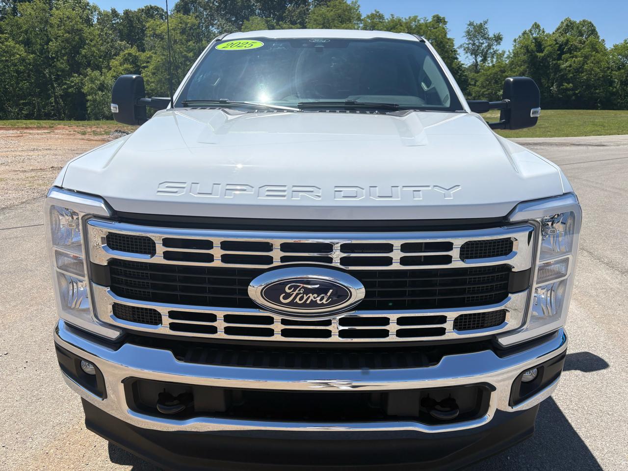 Ford Super Duty F-250 SRW XLT 4WD Crew Cab 8' Box 2025