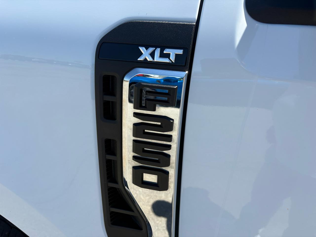 Ford Super Duty F-250 SRW XLT 4WD Crew Cab 8' Box 2025