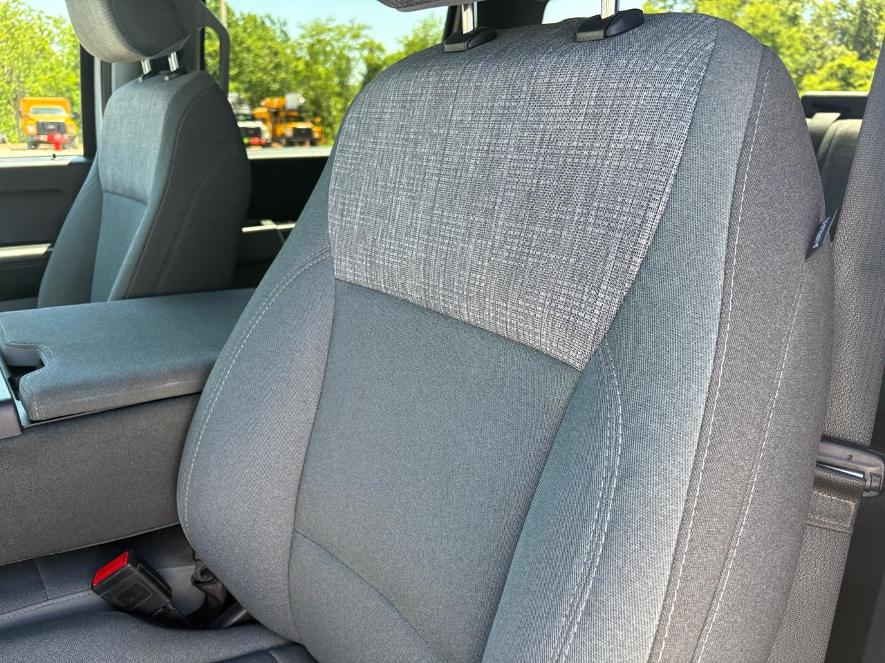 Ford Super Duty F-250 SRW XLT 4WD Crew Cab 8' Box 2025