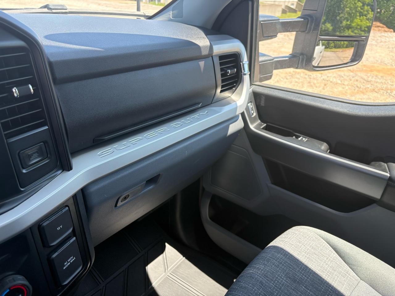 Ford Super Duty F-250 SRW XLT 4WD Crew Cab 8' Box 2025