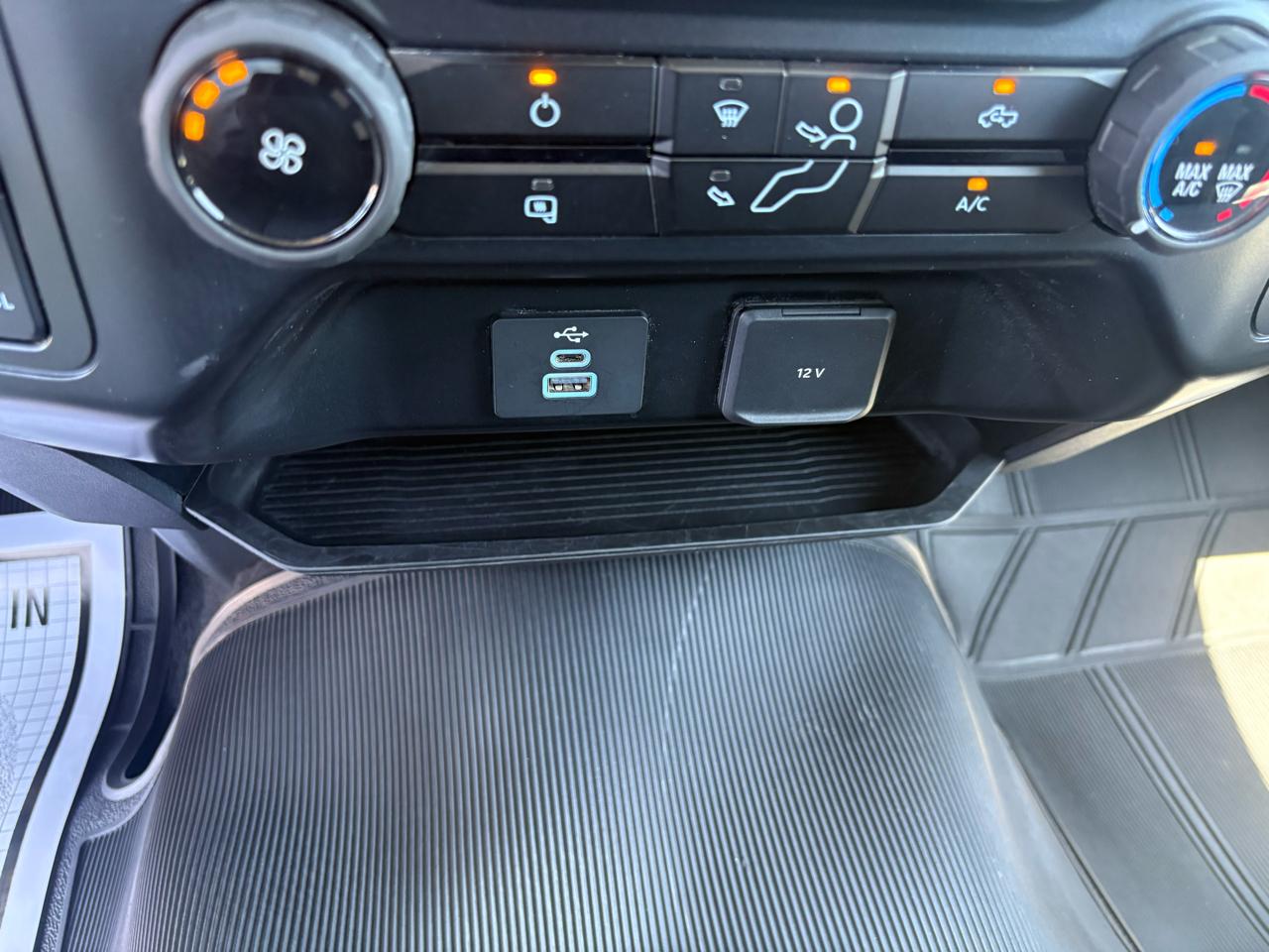 Ford Super Duty F-250 SRW XLT 4WD Crew Cab 8' Box 2025