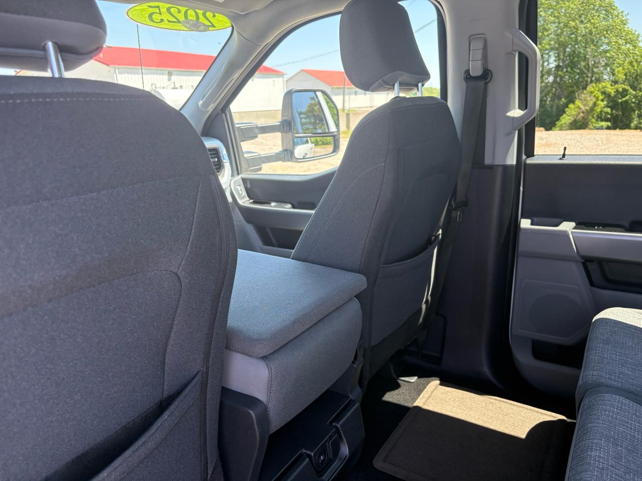 Ford Super Duty F-250 SRW XLT 4WD Crew Cab 8' Box 2025