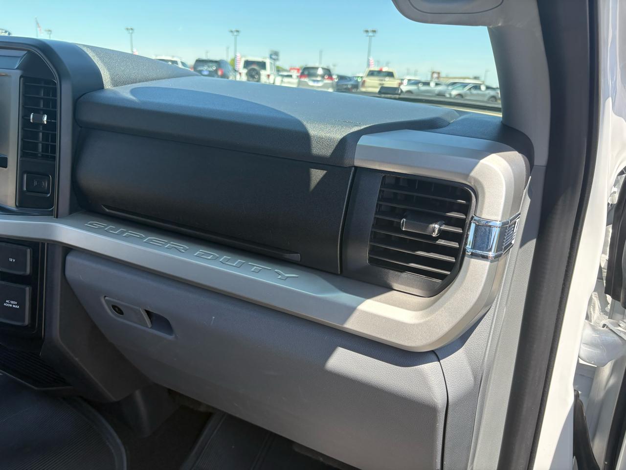 Ford Super Duty F-250 SRW XLT 4WD Crew Cab 8' Box 2025