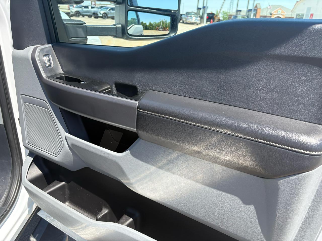 Ford Super Duty F-250 SRW XLT 4WD Crew Cab 8' Box 2025