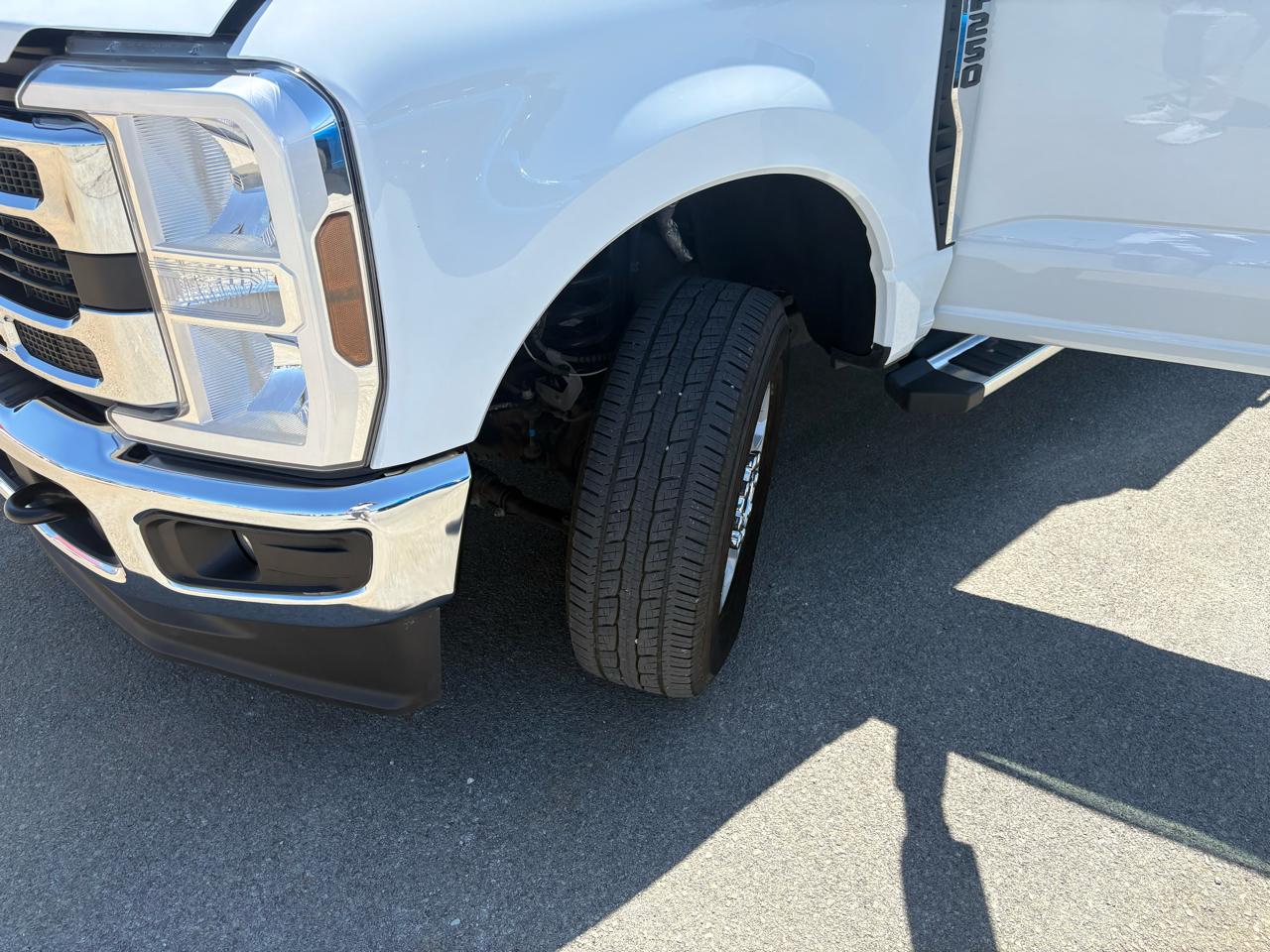 Ford Super Duty F-250 SRW XLT 4WD Crew Cab 8' Box 2025