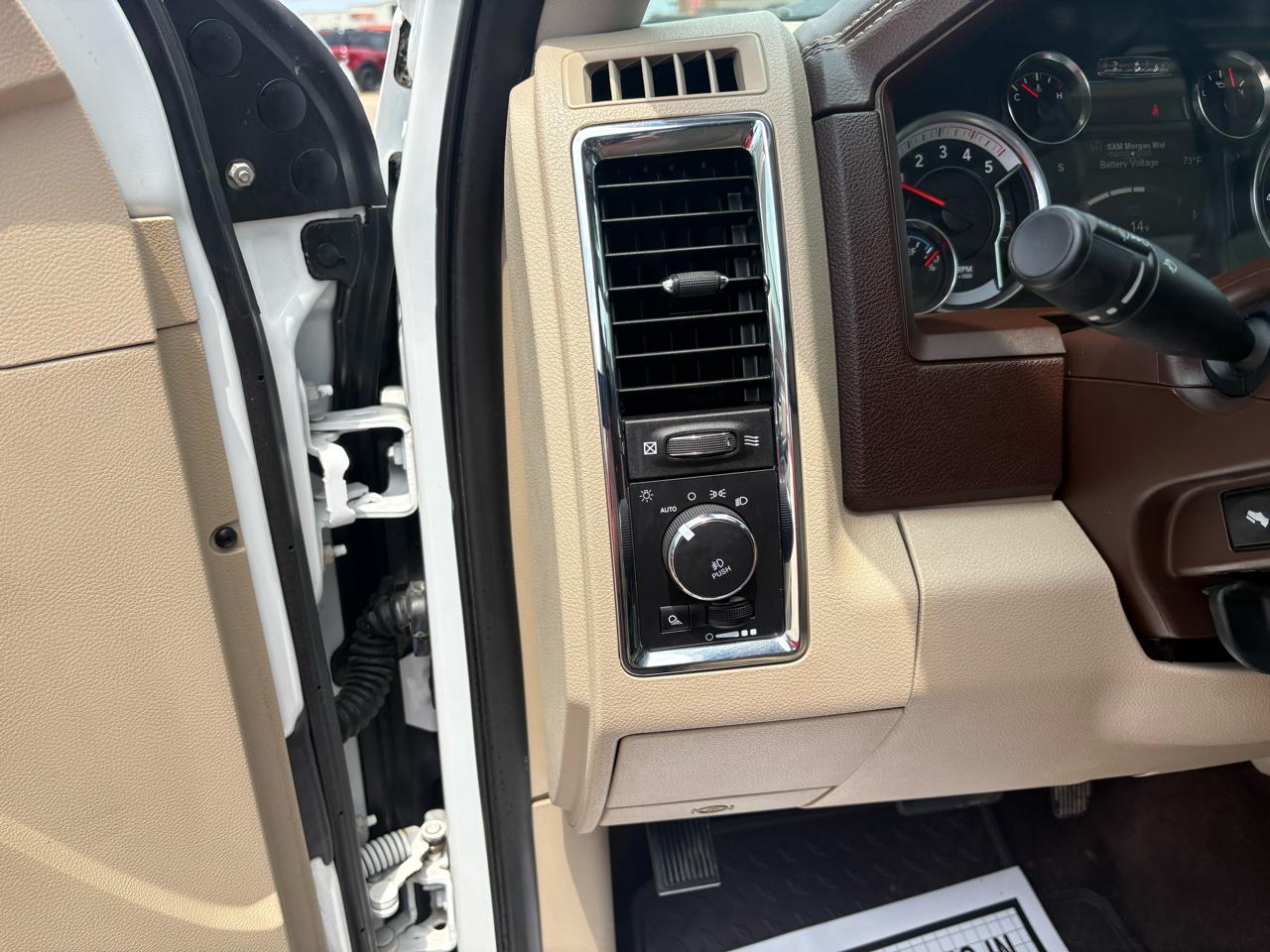 RAM 3500 Laramie 4x4 Crew Cab 8' Box 2018