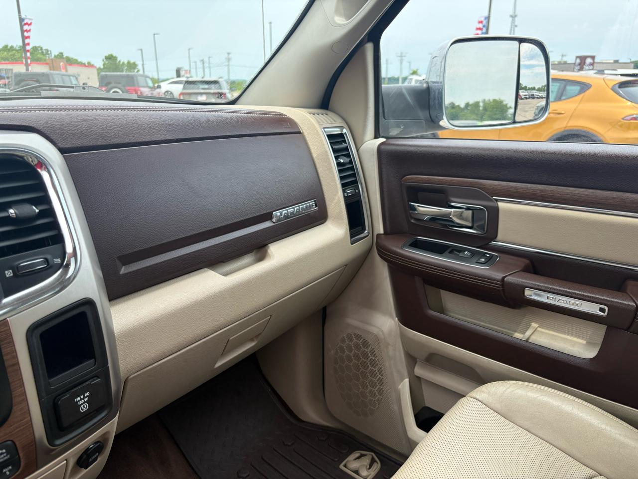 RAM 3500 Laramie 4x4 Crew Cab 8' Box 2018