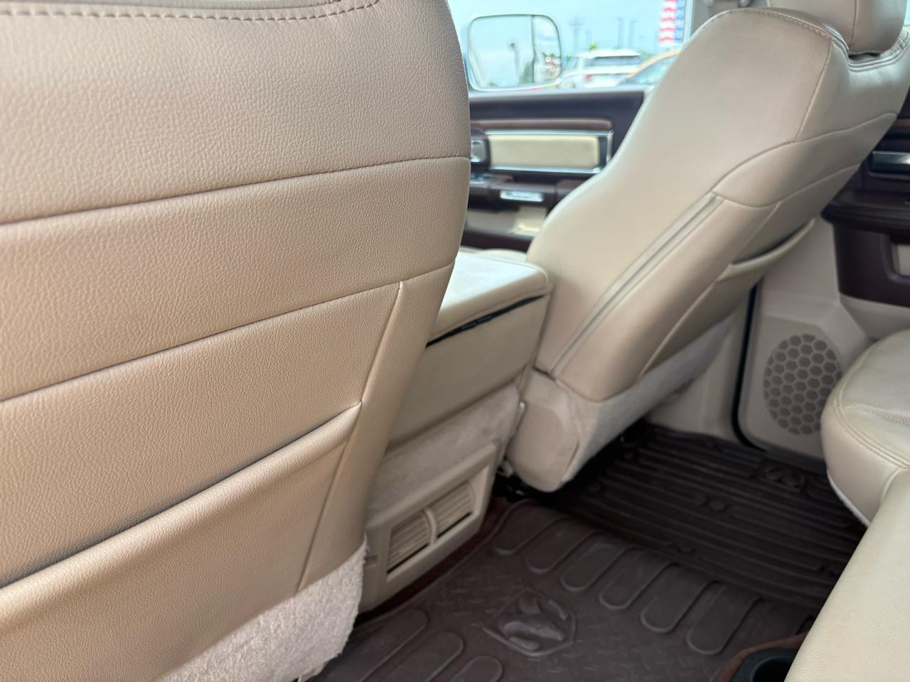 RAM 3500 Laramie 4x4 Crew Cab 8' Box 2018