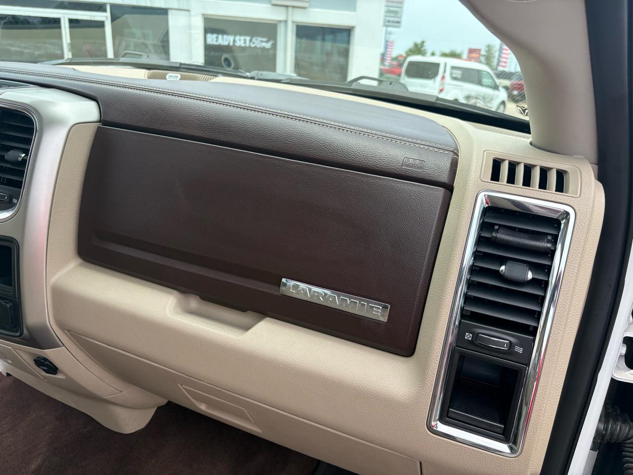 RAM 3500 Laramie 4x4 Crew Cab 8' Box 2018