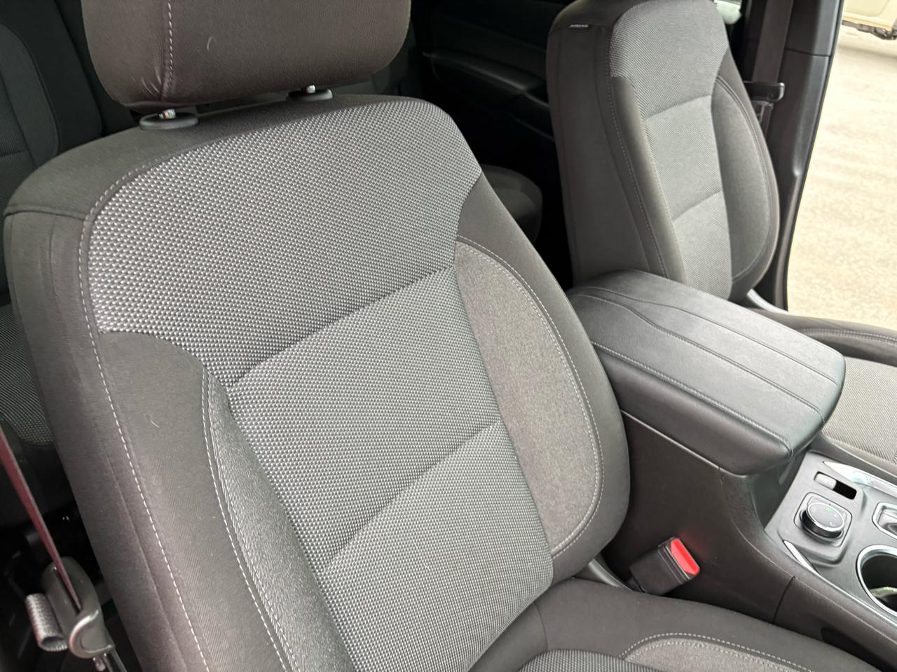 Chevrolet Traverse AWD 4dr LT Cloth w/1LT 2023