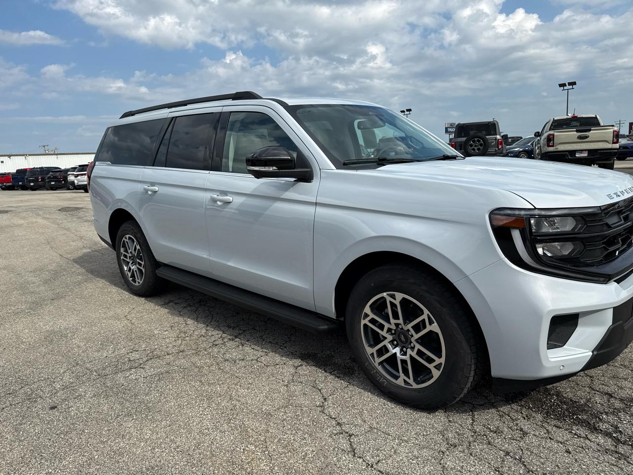 Ford Expedition Max Active 4x4 2026