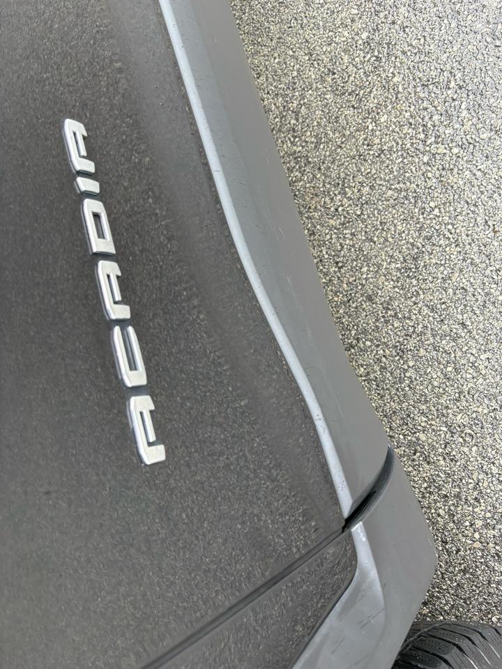 GMC Acadia AWD 4dr SLT 2021