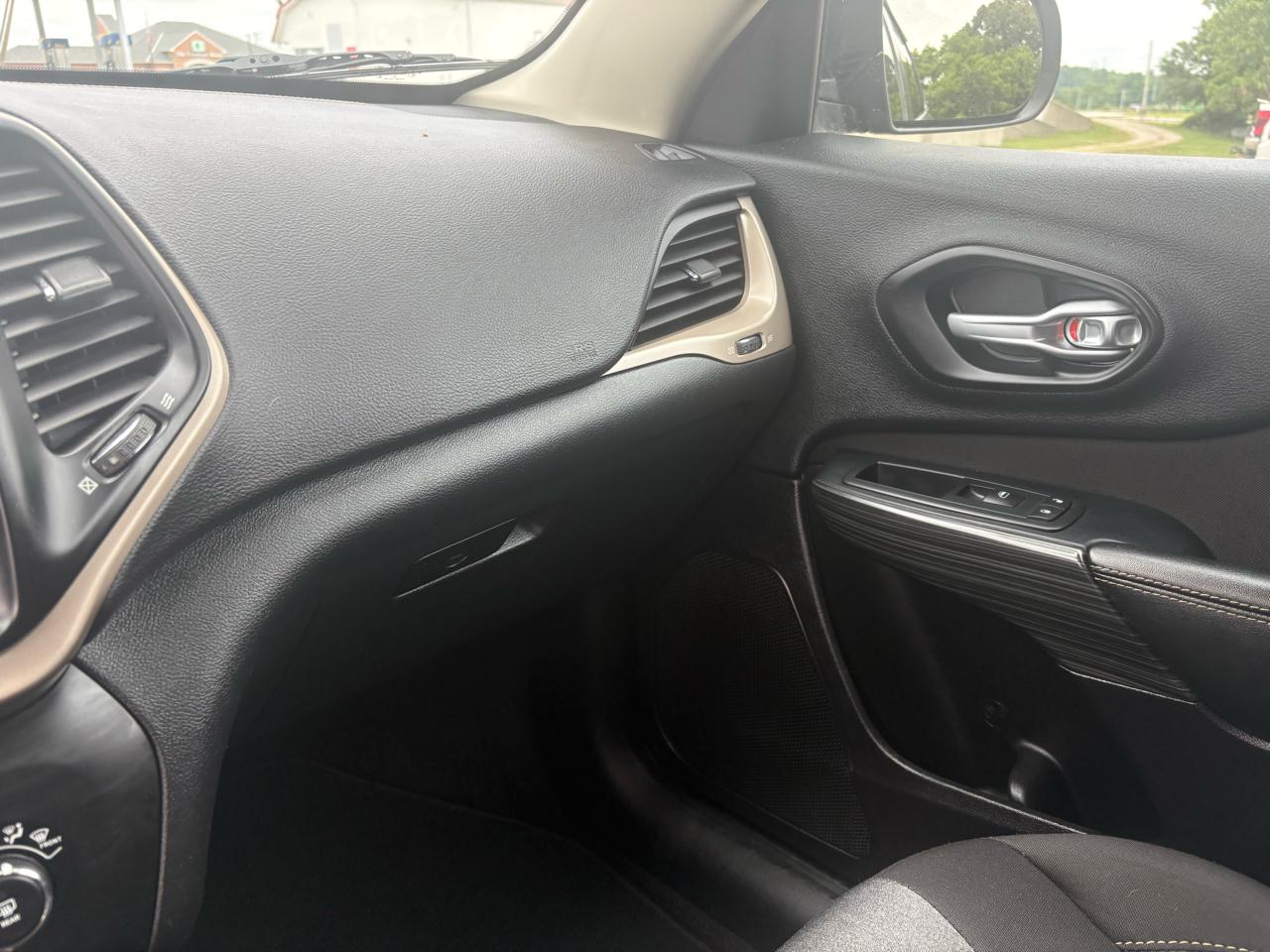 Jeep Cherokee 4WD 4dr Sport 2016