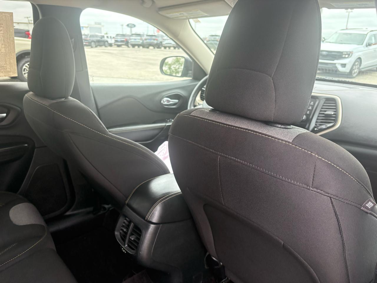 Jeep Cherokee 4WD 4dr Sport 2016