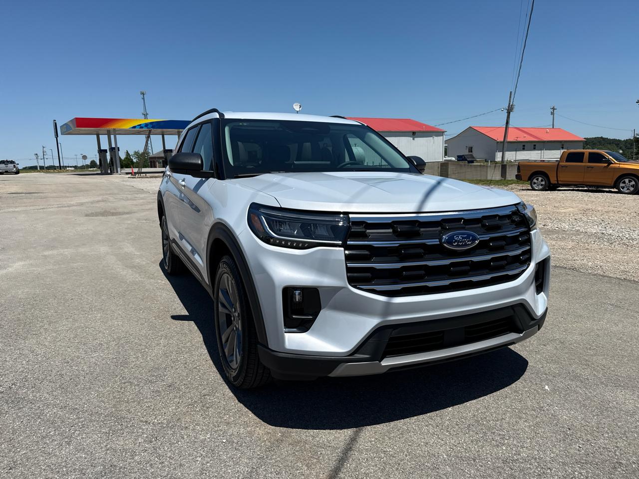 2026 Ford Explorer Active w/100A Pkg 4WD