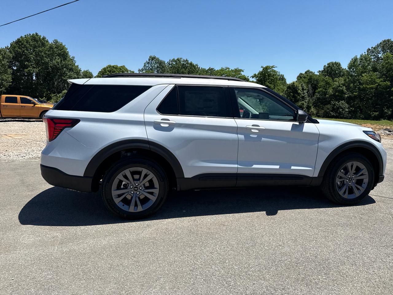 Ford Explorer Active w/100A Pkg 4WD 2026