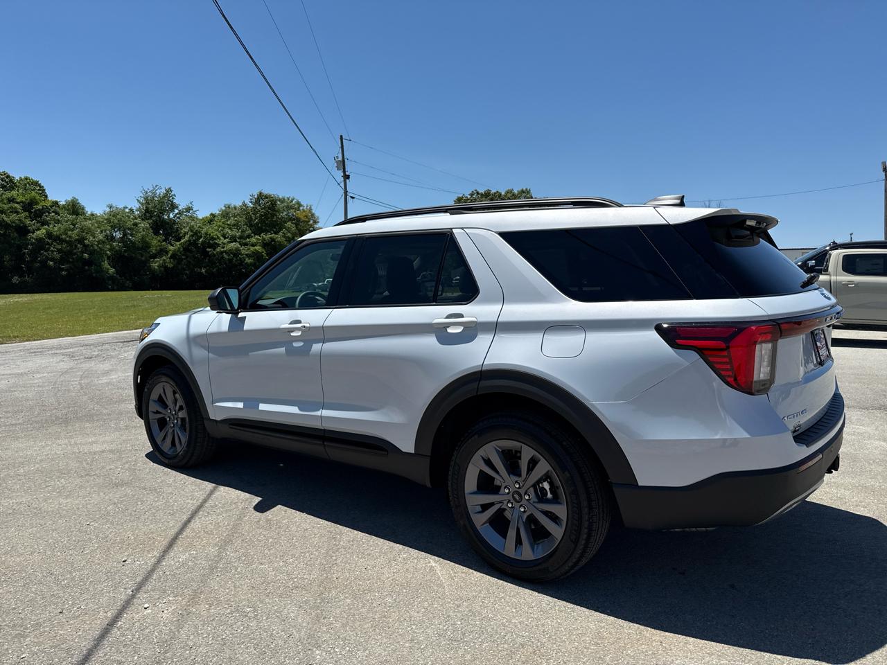 Ford Explorer Active w/100A Pkg 4WD 2026