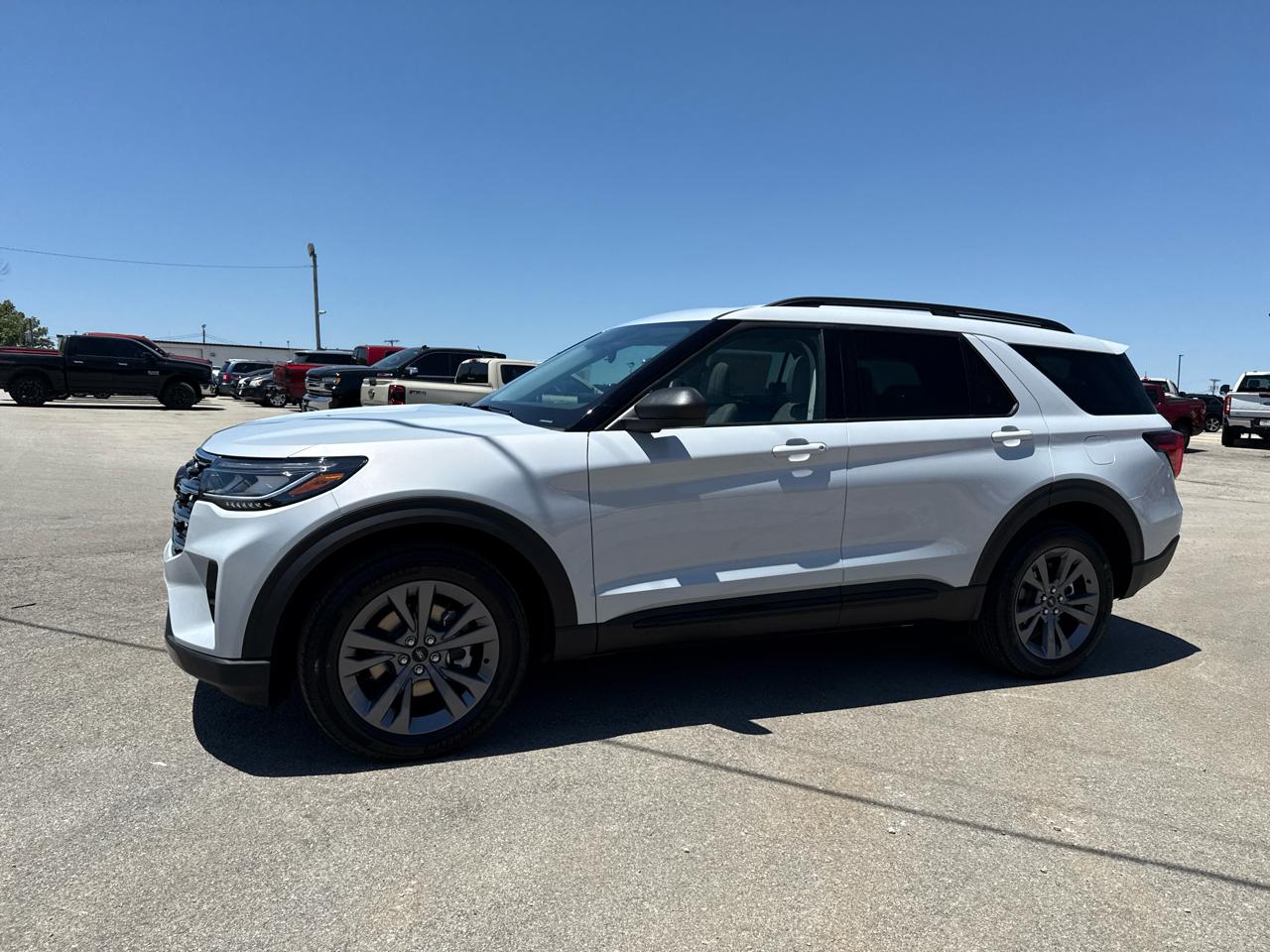 Ford Explorer Active w/100A Pkg 4WD 2026