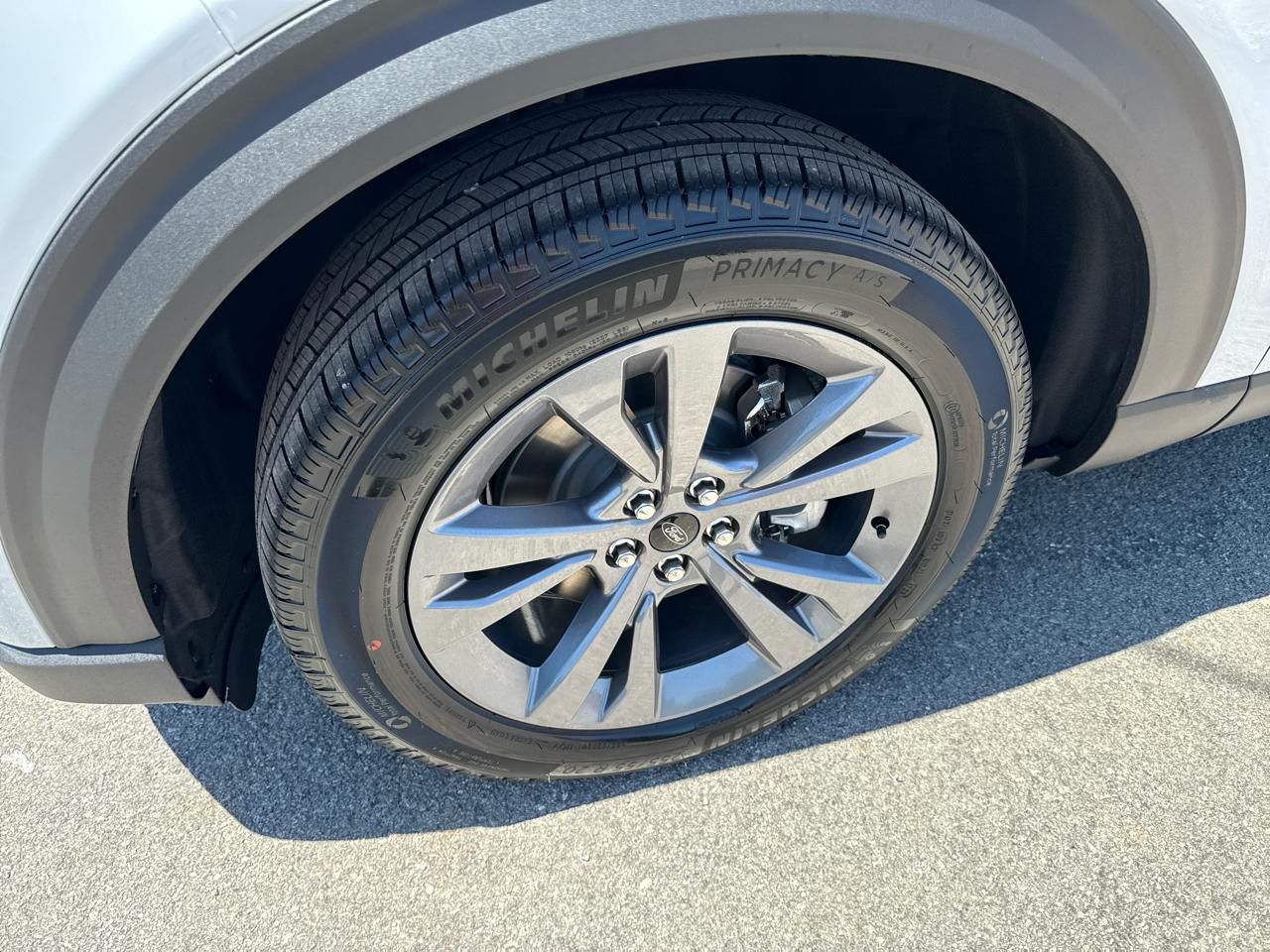 Ford Explorer Active w/100A Pkg 4WD 2026