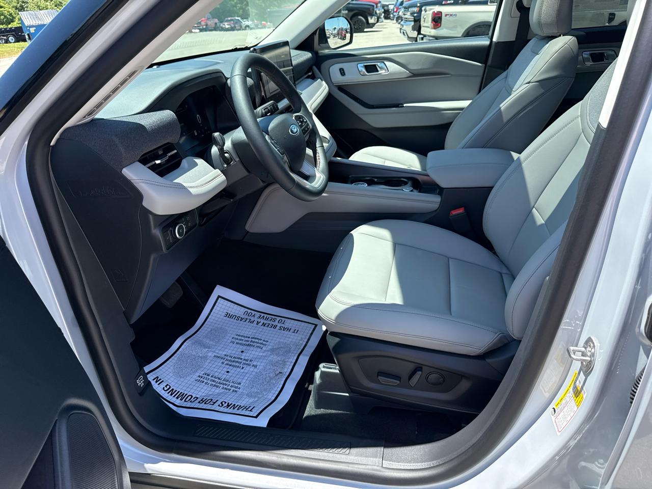 Ford Explorer Active w/100A Pkg 4WD 2026