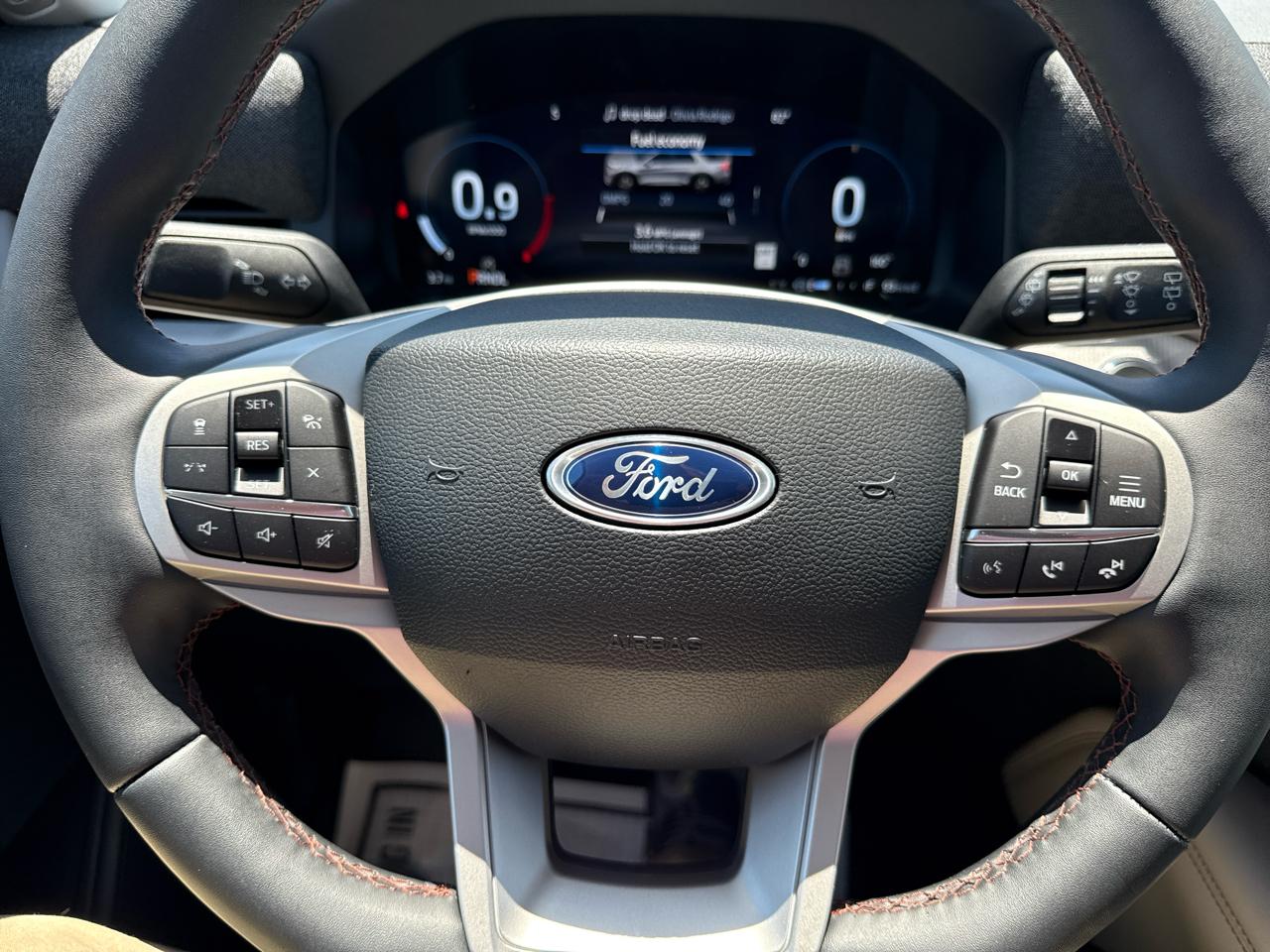 Ford Explorer Active w/100A Pkg 4WD 2026