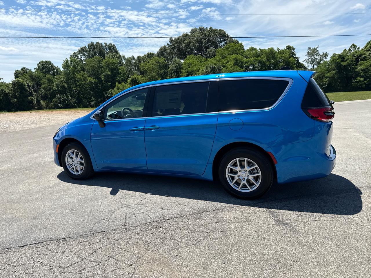 Chrysler Pacifica Select FWD 2027