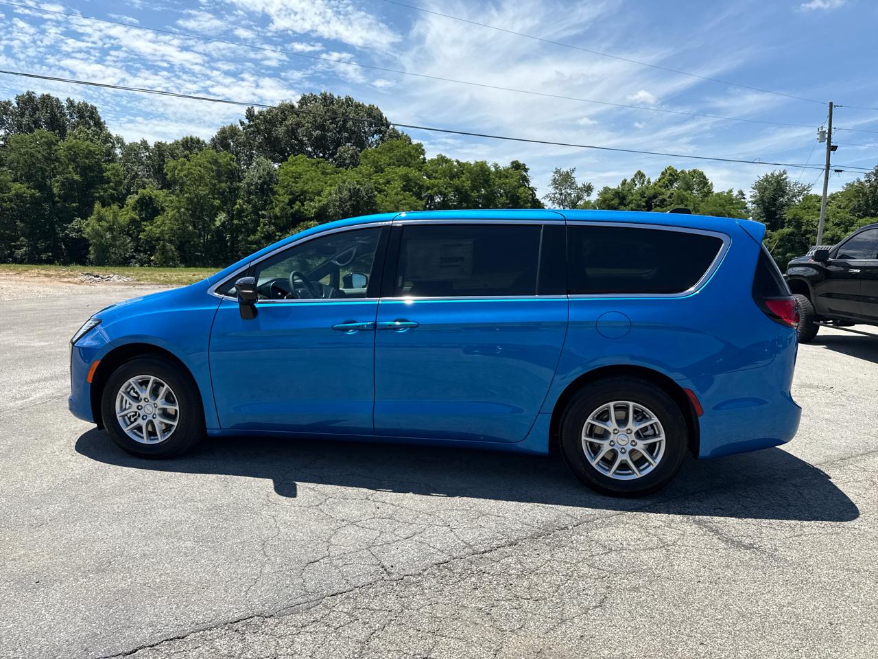 Chrysler Pacifica Select FWD 2027