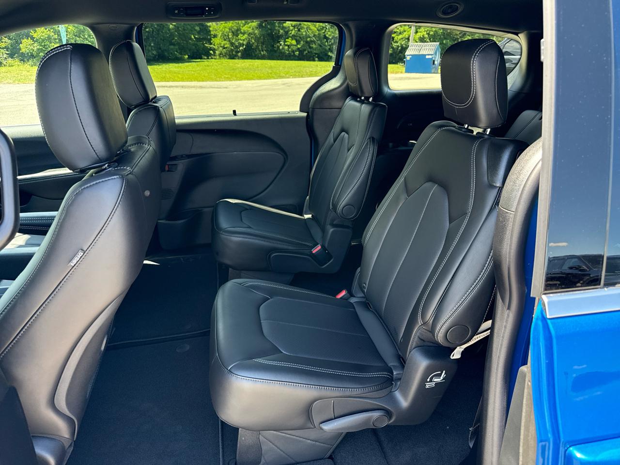 Chrysler Pacifica Select FWD 2027