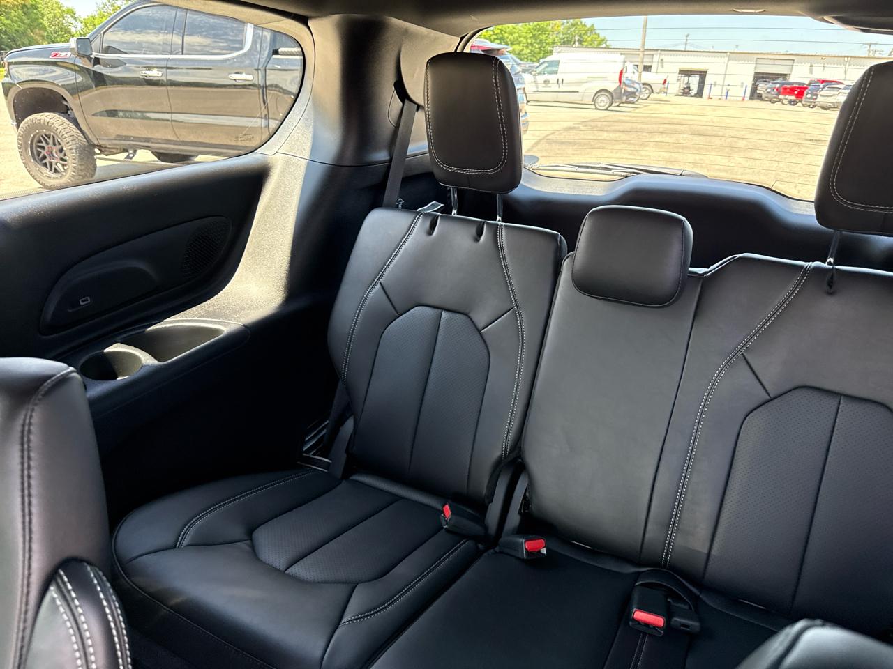 Chrysler Pacifica Select FWD 2027