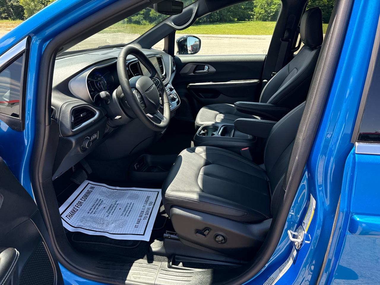 Chrysler Pacifica Select FWD 2027