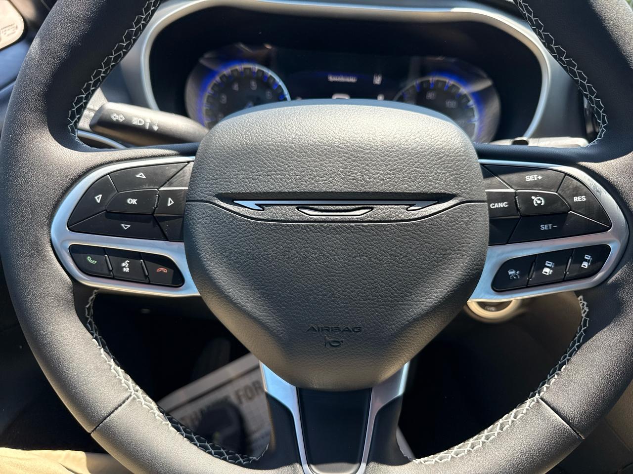 Chrysler Pacifica Select FWD 2027