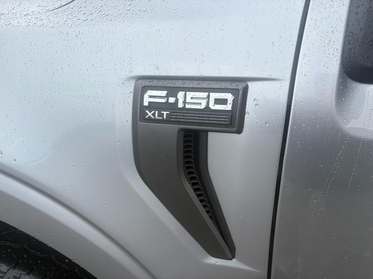 Ford F-150 XLT SuperCrew 4WD 2023