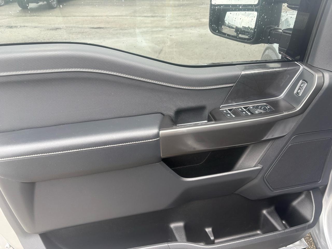 Ford F-150 XLT SuperCrew 4WD 2023