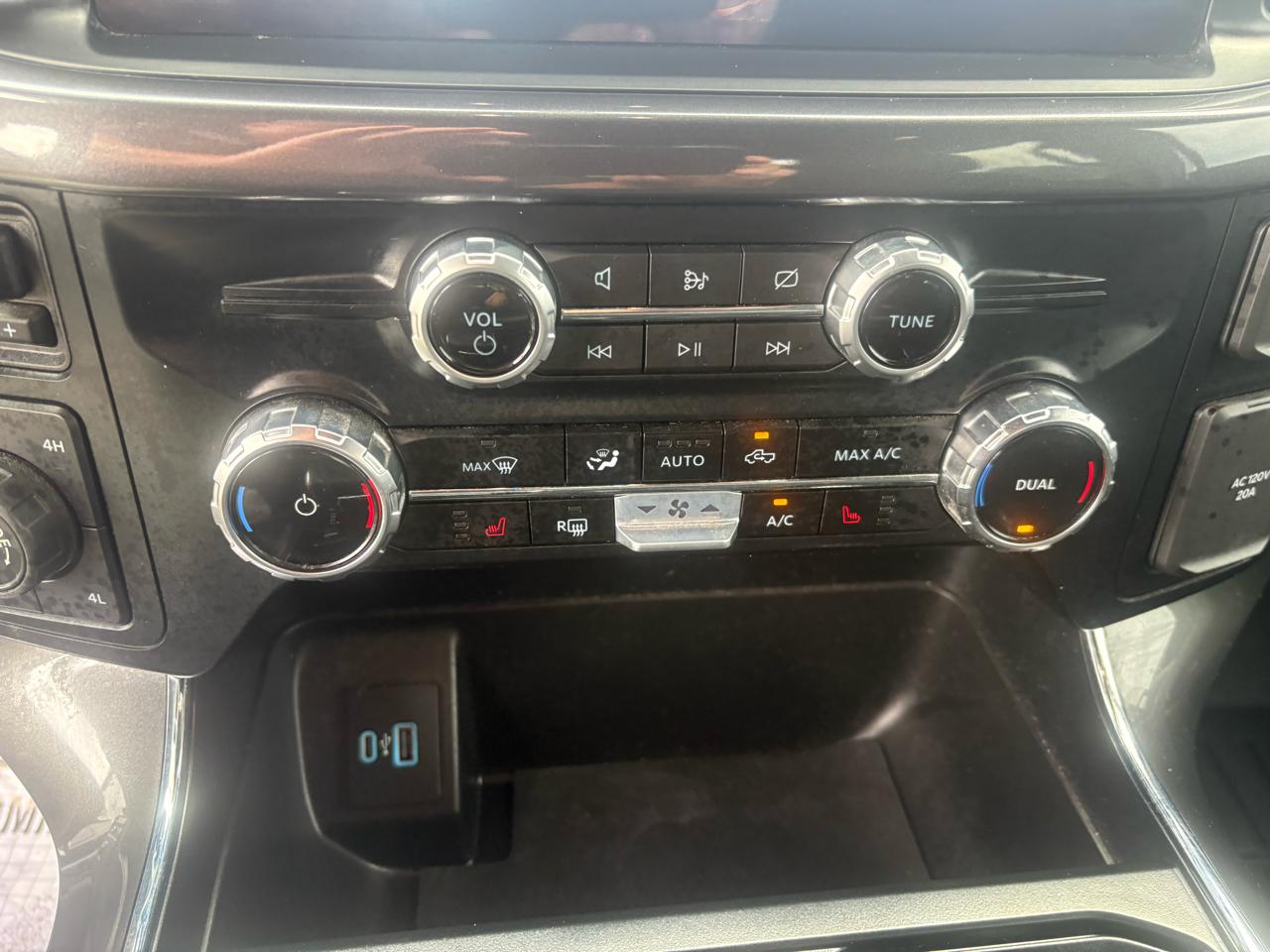 Ford F-150 XLT SuperCrew 4WD 2023