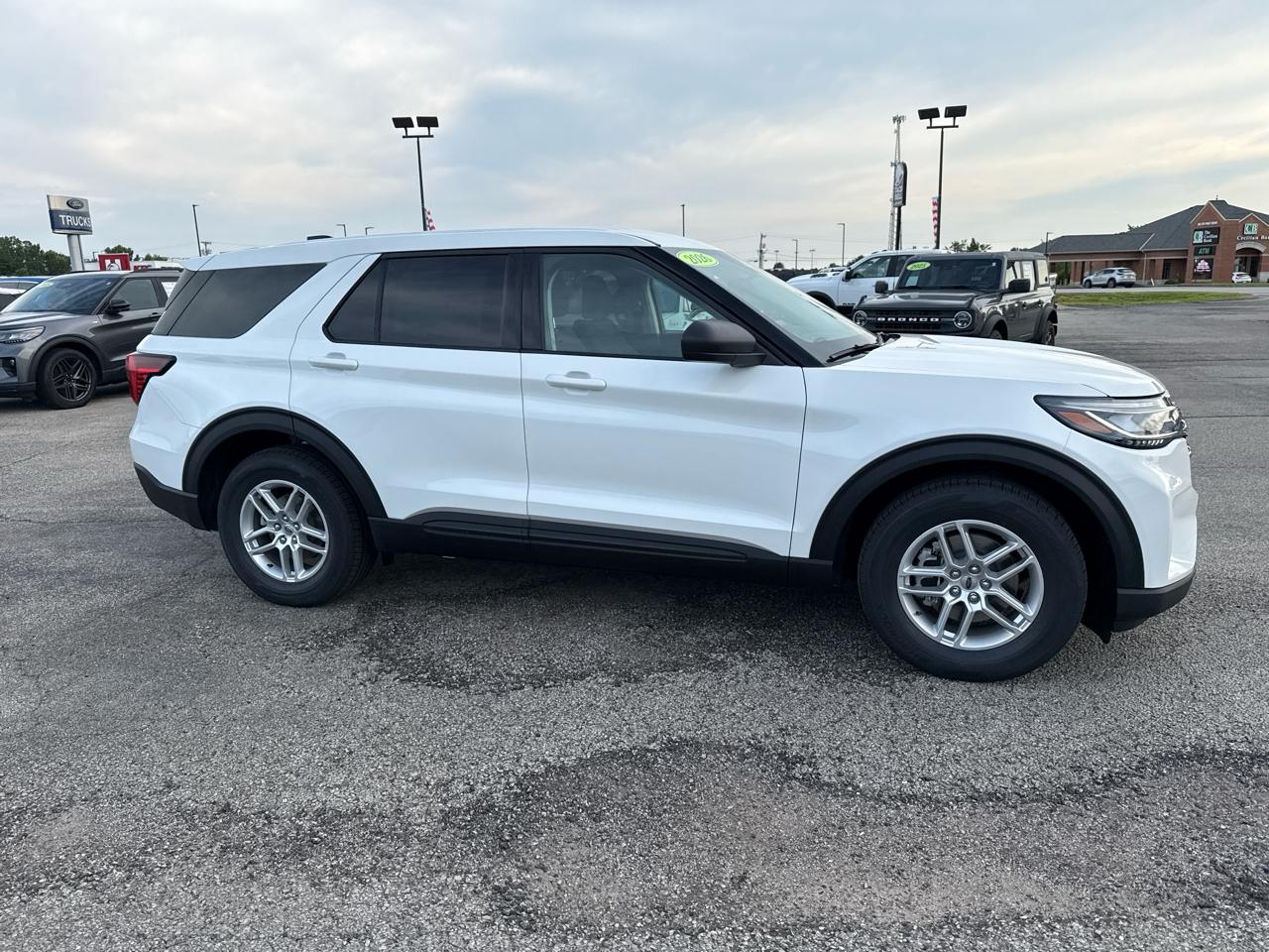 Ford Explorer Active w/100A Pkg RWD 2026