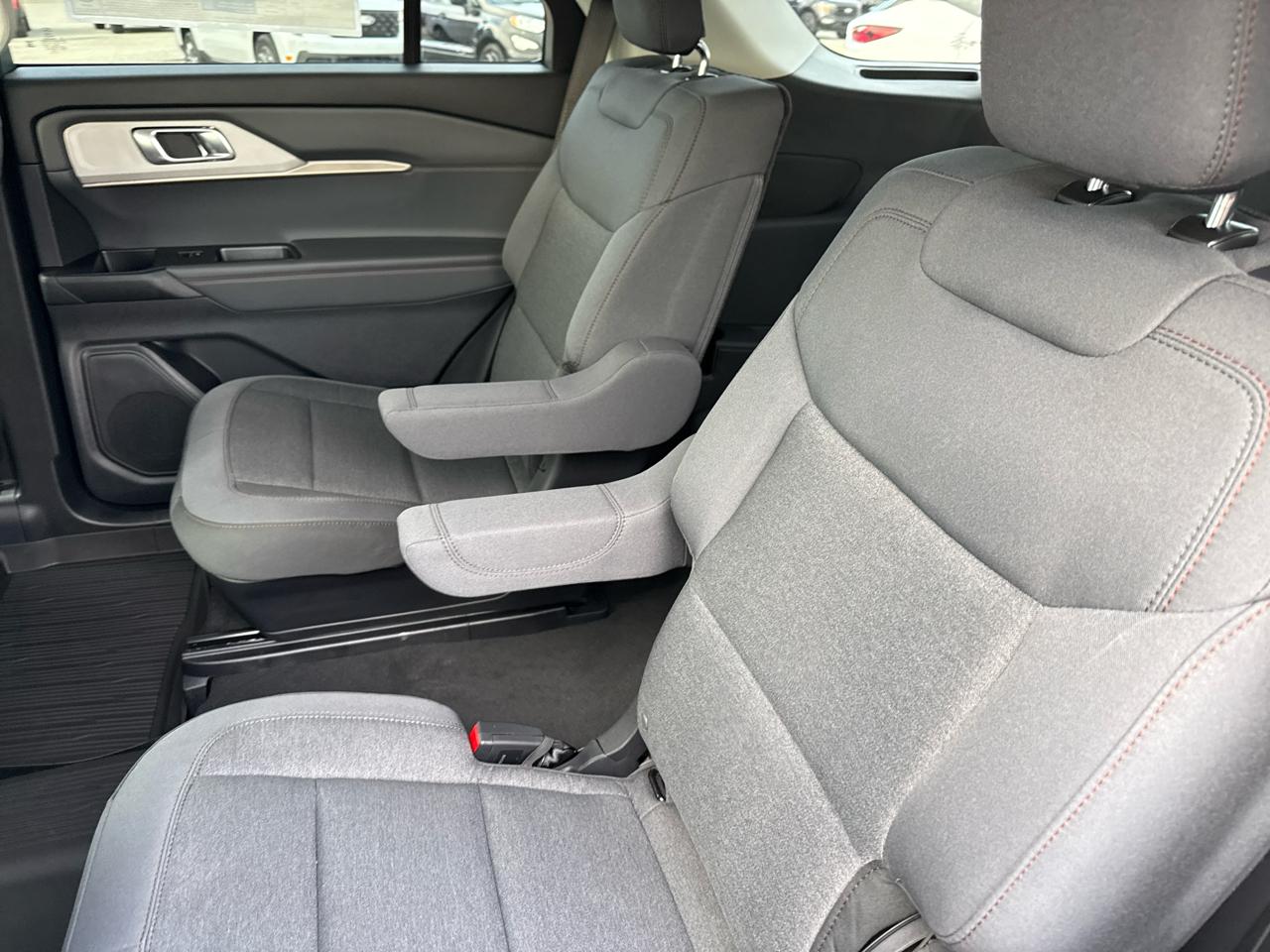 Ford Explorer Active w/100A Pkg RWD 2026