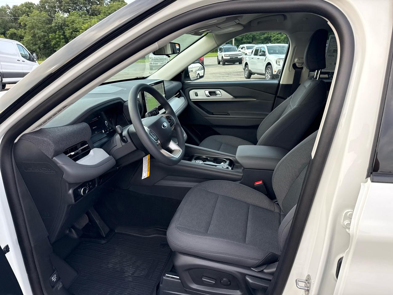 Ford Explorer Active w/100A Pkg RWD 2026