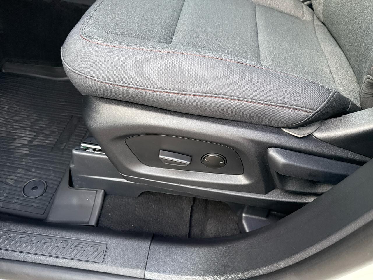 Ford Explorer Active w/100A Pkg RWD 2026