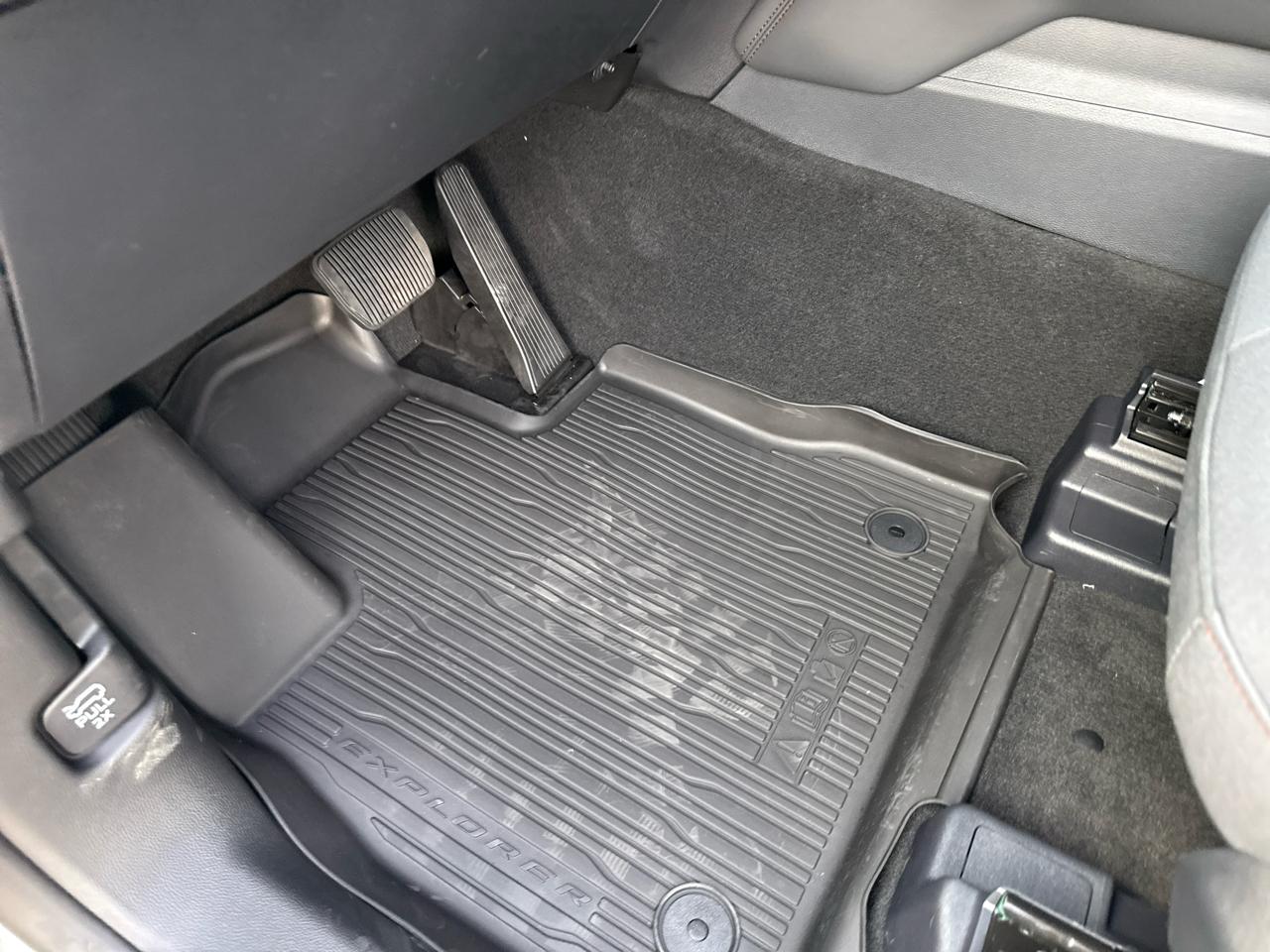 Ford Explorer Active w/100A Pkg RWD 2026