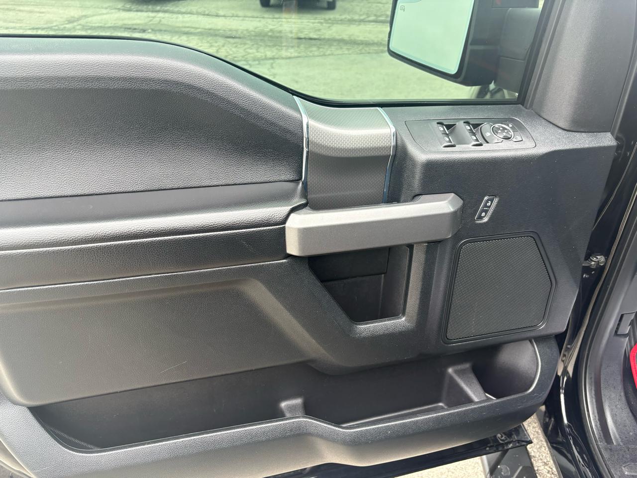Ford F-150 4WD SuperCrew 145" XLT 2017