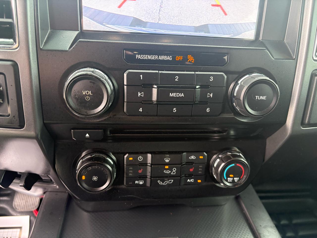 Ford F-150 4WD SuperCrew 145" XLT 2017