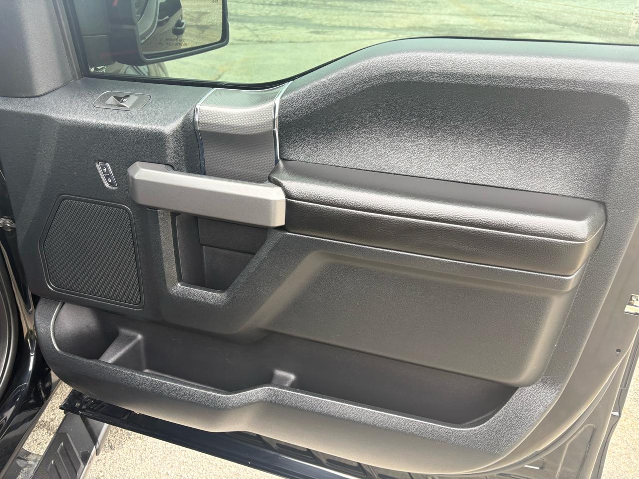 Ford F-150 4WD SuperCrew 145" XLT 2017