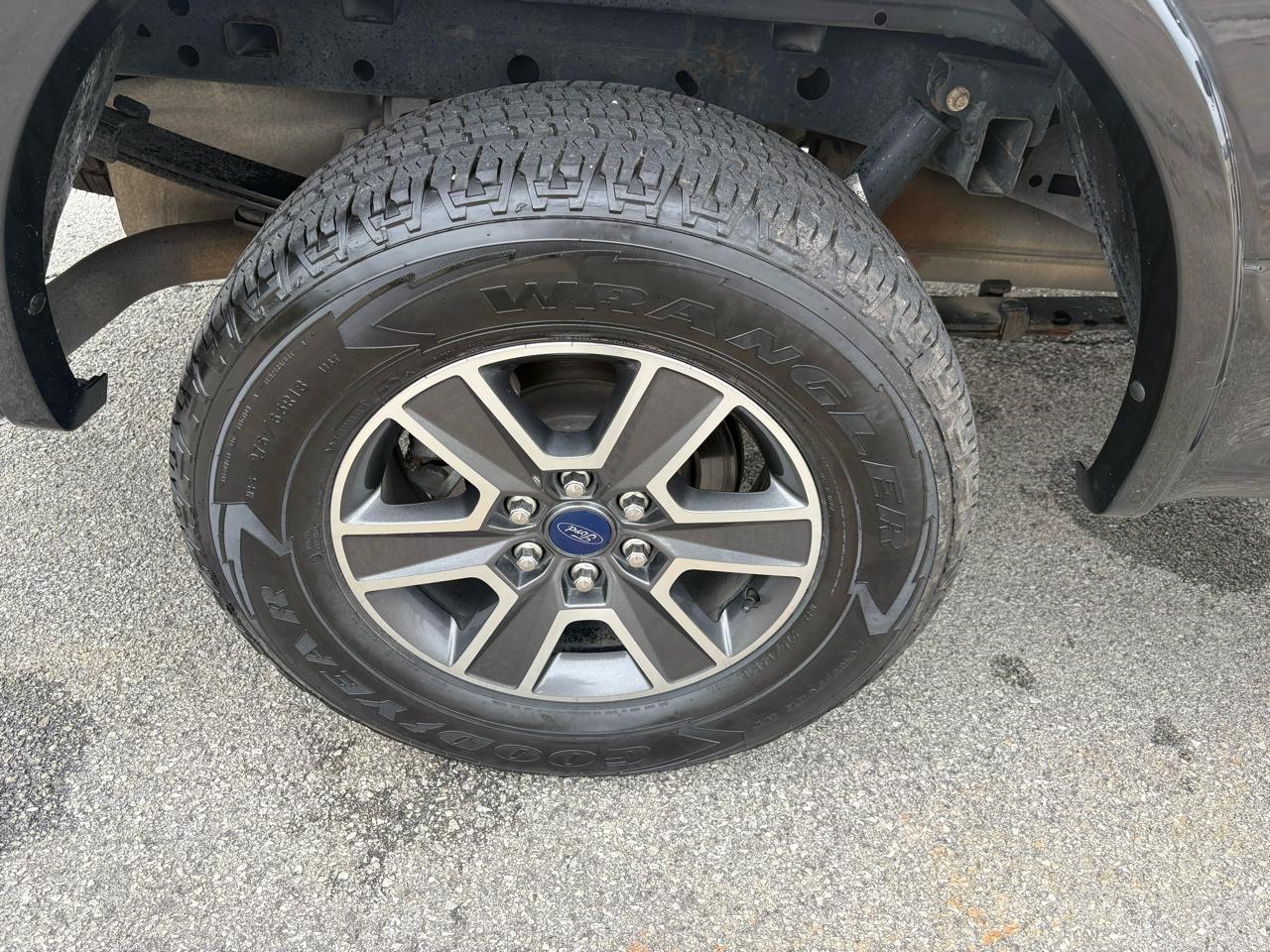 Ford F-150 4WD SuperCrew 145" XLT 2017