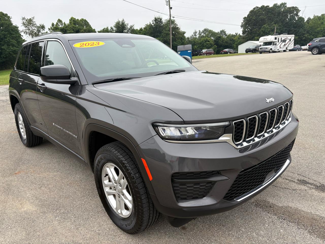 Jeep Grand Cherokee Laredo 4x4 2023