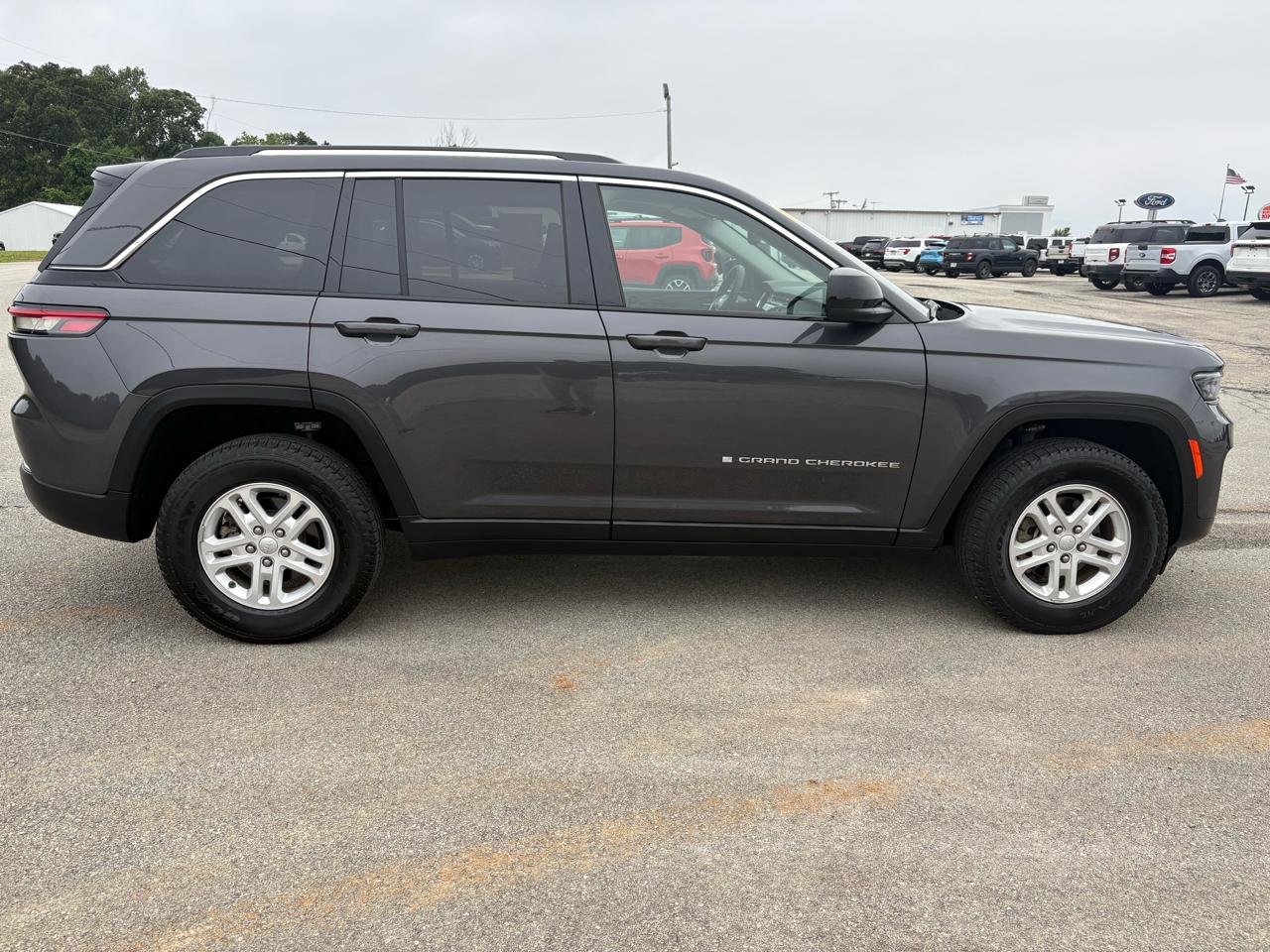 Jeep Grand Cherokee Laredo 4x4 2023